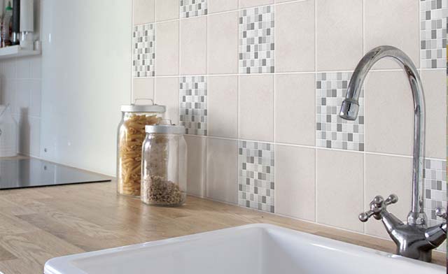 Mosaik Fliesenaufkleber Selbstklebende Aluminium Wandfliesen Bad Küche Dekor