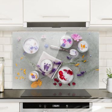 Spritzschutz Glas - Essbare Blüten mit Lavendelzucker - Querformat - 3:2