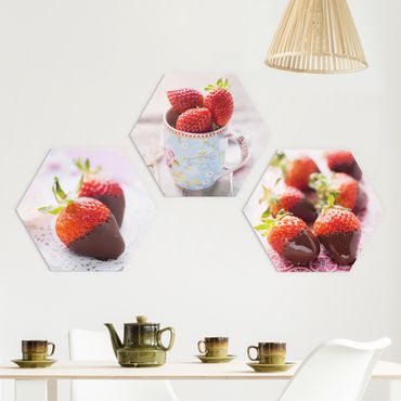 Hexagon Bild Alu-Dibond 3-teilig - Erdbeeren im Schokomantel Vintage