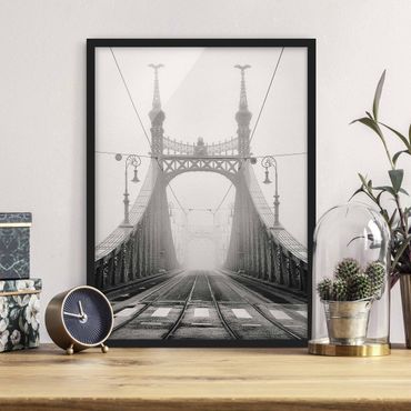 Bild mit Rahmen - Brücke in Budapest - Hochformat 3:4
