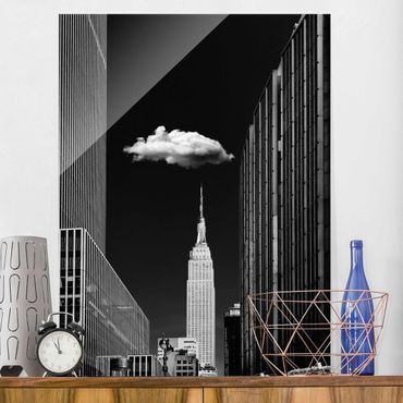 Glasbild - New York mit einzelner Wolke - Hochformat 4:3