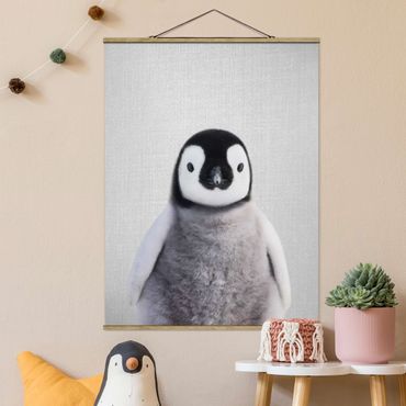 Stoffbild mit Posterleisten - Baby Pinguin Pepe - Hochformat 3:4