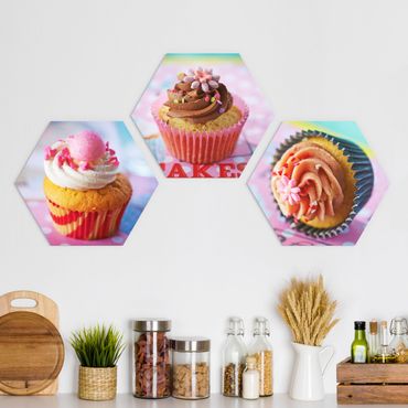 Hexagon Bild Alu-Dibond 3-teilig - Bunte Cupcakes