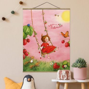 Stoffbild mit Posterleisten - Erdbeerinchen Erdbeerfee - Baumschaukel - Hochformat 3:4