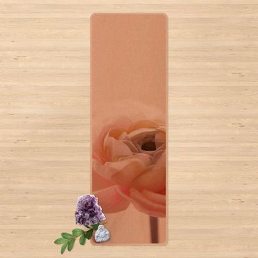 Yogamatte Kork - Rosa Blüte im Fokus