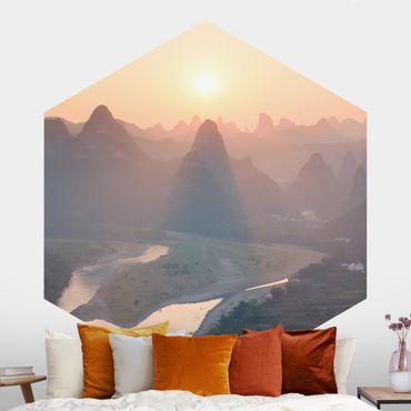 Hexagon Fototapete selbstklebend - Sonnenaufgang in Berglandschaft