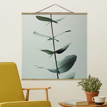 Stoffbild mit Posterleisten - Symmetrischer Eukalyptuszweig - Quadrat 1:1