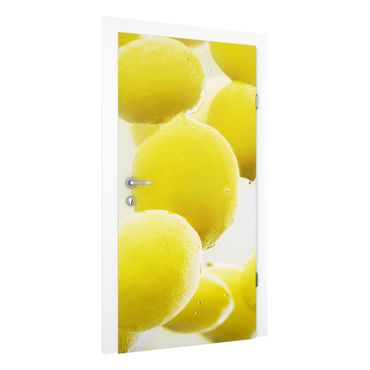 Türtapete - Zitronen im Wasser