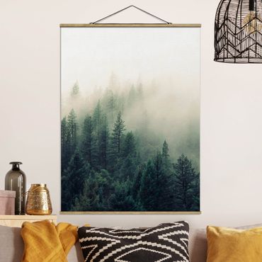 Stoffbild mit Posterleisten - Wald im Nebel Erwachen - Hochformat 3:4