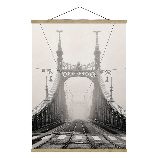 Stoffbild mit Posterleisten - Brücke in Budapest - Hochformat 3:4