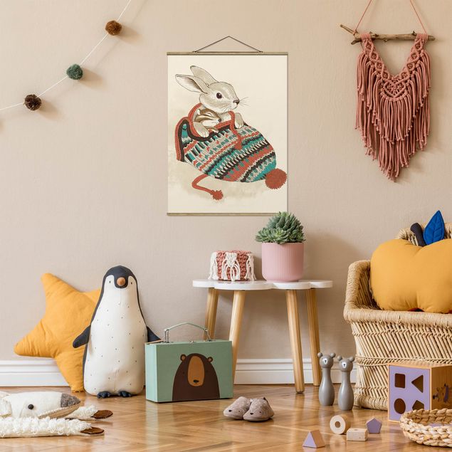 Stoffbilder mit Holzleisten Illustration Kuschelnder Hase in Mütze