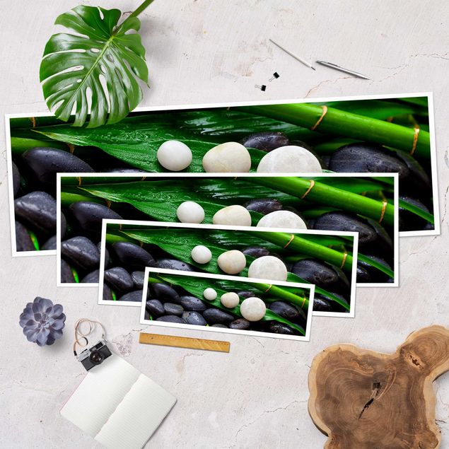 Poster - Grüner Bambus mit Zen Steinen - Panorama Querformat
