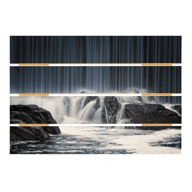 Holzbild - Wasserfall in Finnland - Querformat 2:3
