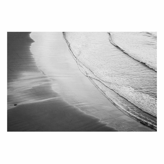 Foto auf Alu Dibond Leichter Wellengang am Strand Schwarz Weiß
