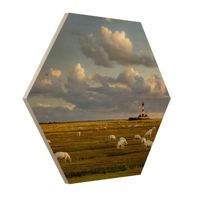 Holzbilder Nordsee Leuchtturm mit Schafsherde