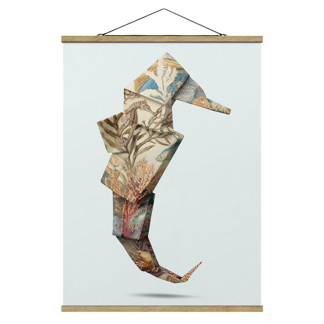 Stoffbild mit Posterleisten - Jonas Loose - Origami Seepferdchen - Hochformat 3:4