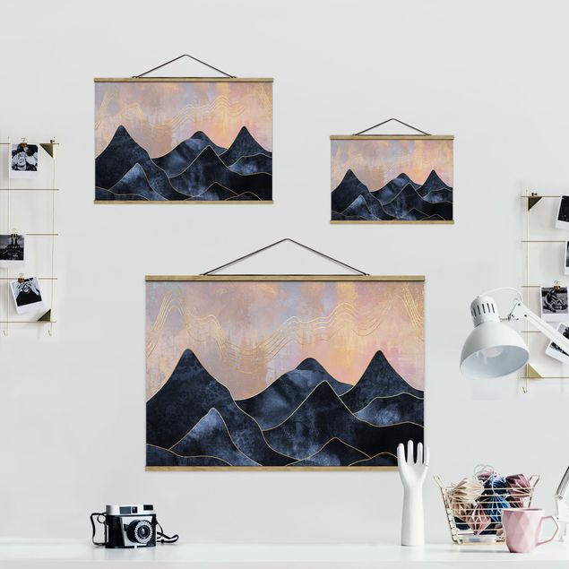 Stoffbild mit Posterleisten - Elisabeth Fredriksson - Goldene Dämmerung über Gebirge - Querformat 3:2