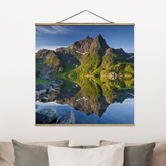 Schöne Wandbilder Berglandschaft mit Wasserspiegelung in Norwegen