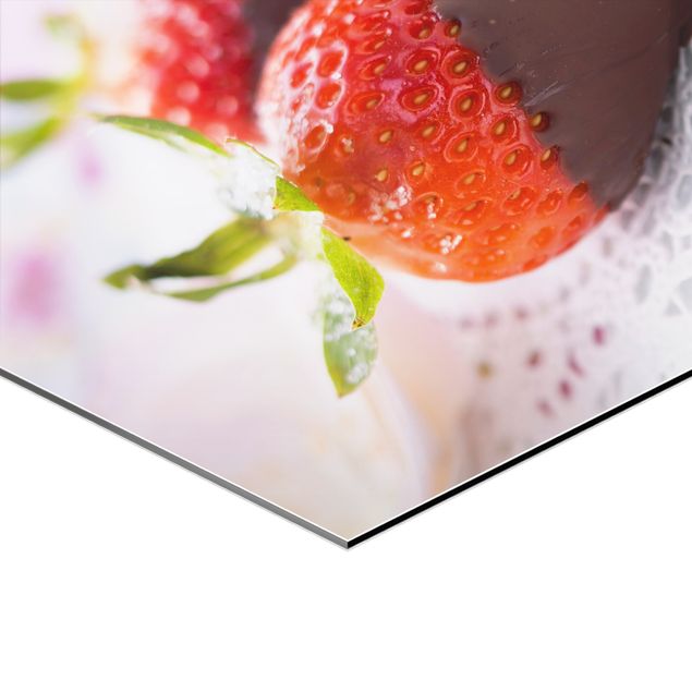 Hexagon Bild Alu-Dibond 3-teilig - Erdbeeren im Schokomantel Vintage
