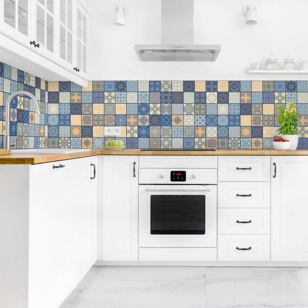 Spritzschutz Küche Fliesenoptik Sonnig Mediterrane Fliesen mit blauen Fugen II
