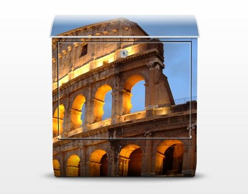 Briefkasten mit Zeitungsfach - Colosseum at Night - Rom