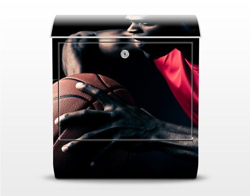 Designer Briefkasten Nahaufnahme eines Basketballers