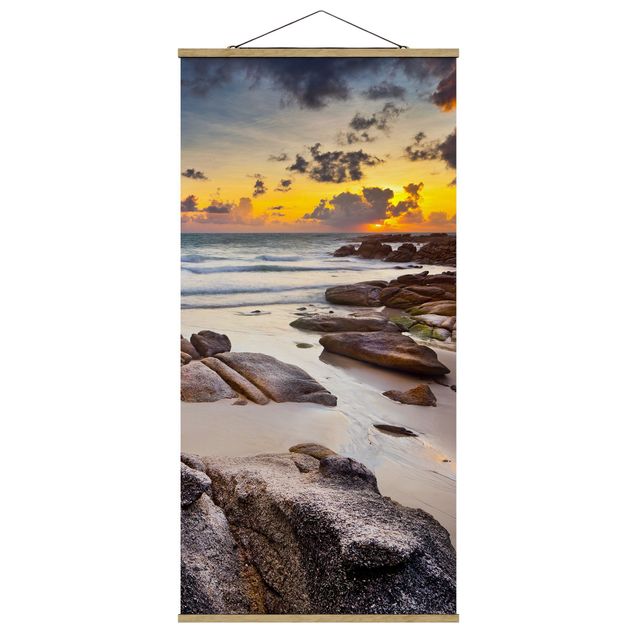 Stoffbild mit Posterleisten - Strand Sonnenaufgang in Thailand - Hochformat 1:2