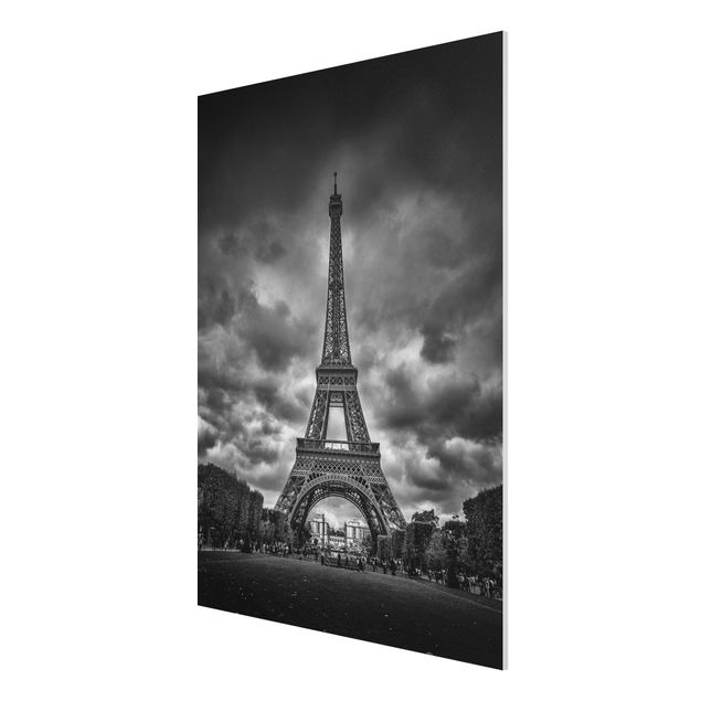 Forex Fine Art Print - Eiffelturm vor Wolken schwarz-weiß - Hochformat 4:3