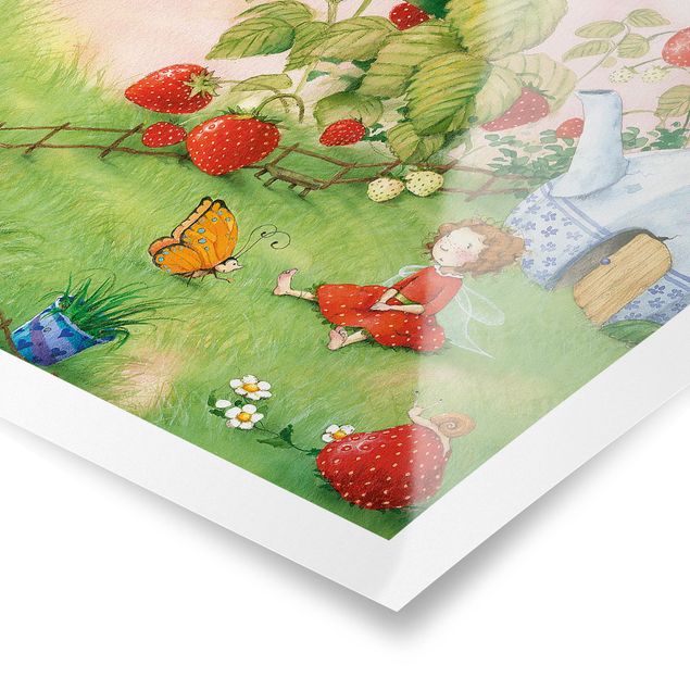 Poster - Erdbeerinchen Erdbeerfee - Im Garten - Querformat 3:4