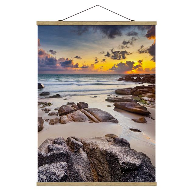 Stoffbild mit Posterleisten - Strand Sonnenaufgang in Thailand - Hochformat 3:4