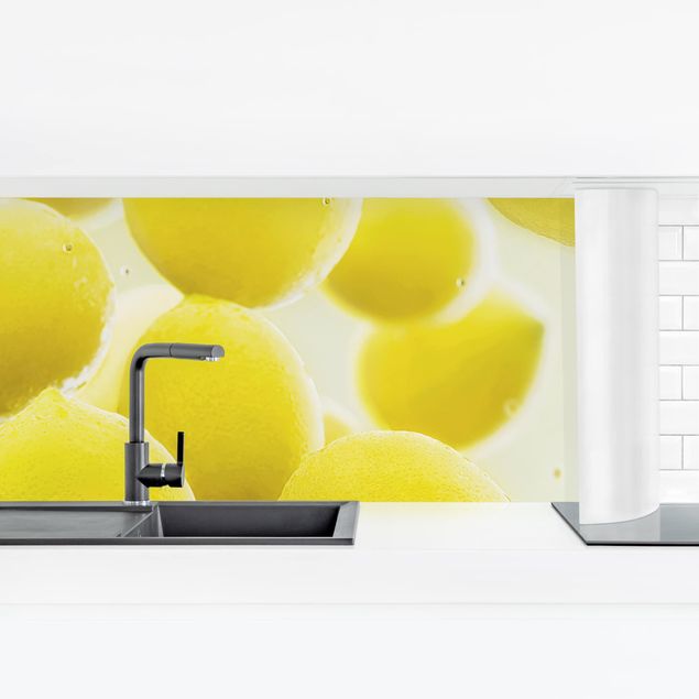Spritzschutz Küche Zitronen im Wasser