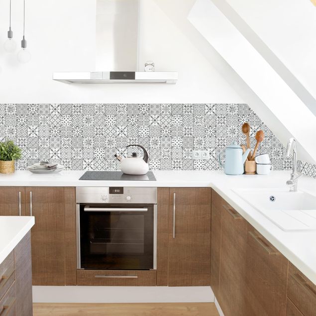 Küchenrückwand Muster Musterfliesen Grau Weiß