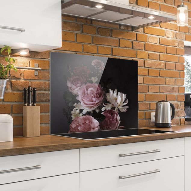 Küchenrückwand Glas Motiv Blumen Rosa Blumen auf Schwarz