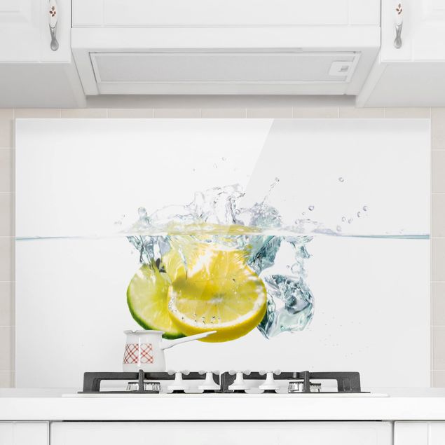 Spritzschutz Glas magnetisch Zitrone und Limette im Wasser