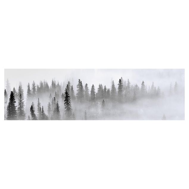 Küchenrückwand Nebel im Tannenwald Schwarz-weiß