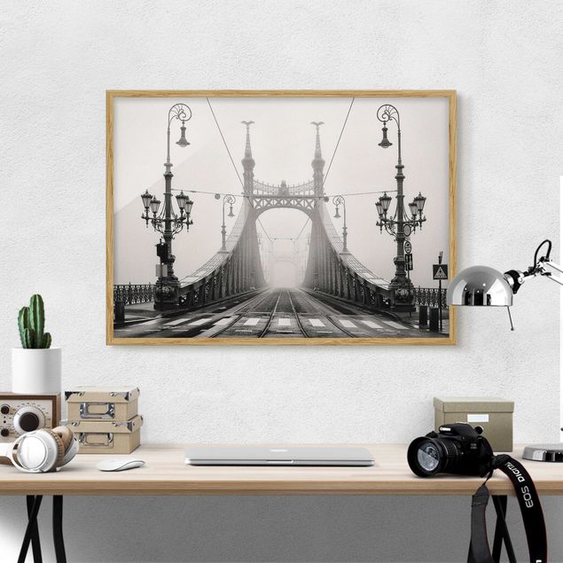 Gerahmte Bilder Schwarz-Weiß Brücke in Budapest
