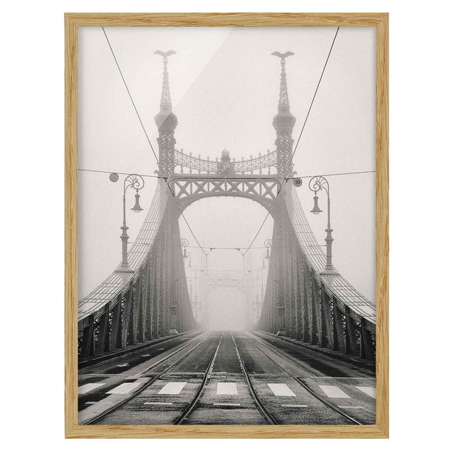 Bild mit Rahmen - Brücke in Budapest - Hochformat 3:4