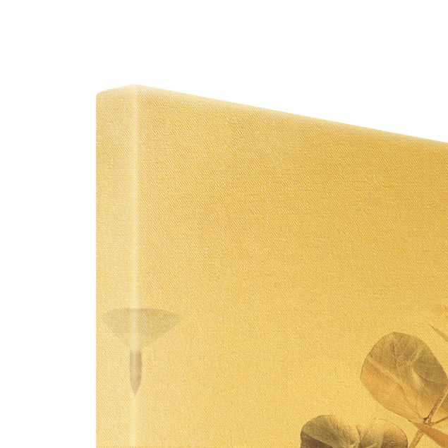 Leinwandbild Gold - Goldene Eukalyptuszweige mit Weiß I - Hochformat 2:3
