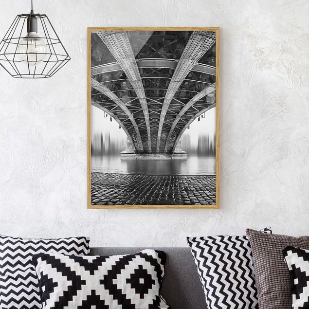 Bilder mit Rahmen Schwarz-Weiß Under The Iron Bridge