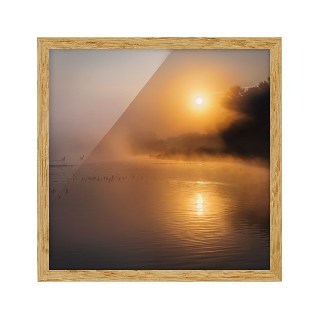 Wandbilder mit Rahmen Sonnenaufgang am See mit Rehen im Nebel