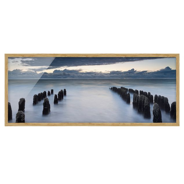 Bild mit Rahmen - Holzbuhnen in der Nordsee auf Sylt - Panorama Querformat