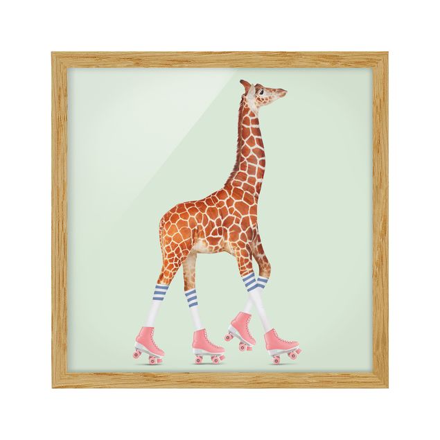 Gerahmte Bilder Giraffe mit Rollschuhen