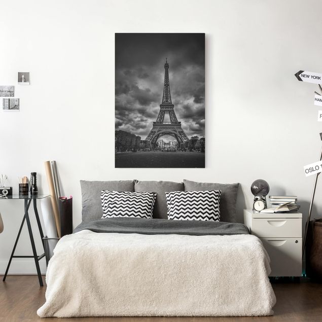 Leinwandbilder Schwarz-Weiß Eiffelturm vor Wolken schwarz-weiß