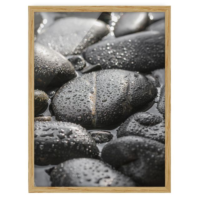 Bild mit Rahmen - Schwarze Steine im Wasser - Hochformat 4:3