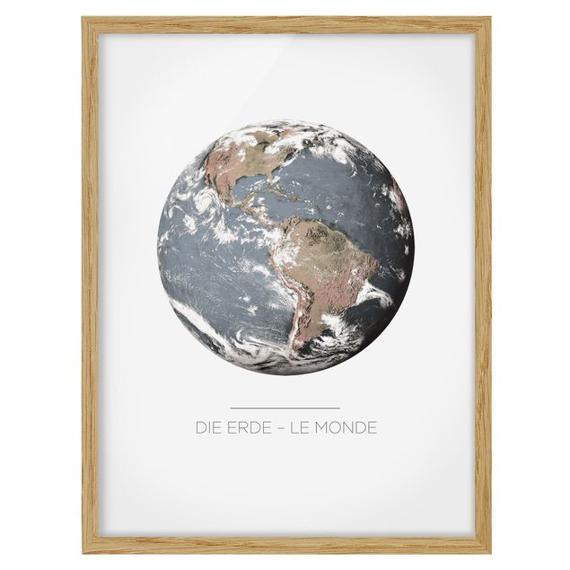 Bild mit Rahmen - Le Monde - Die Erde - Hochformat 3:4