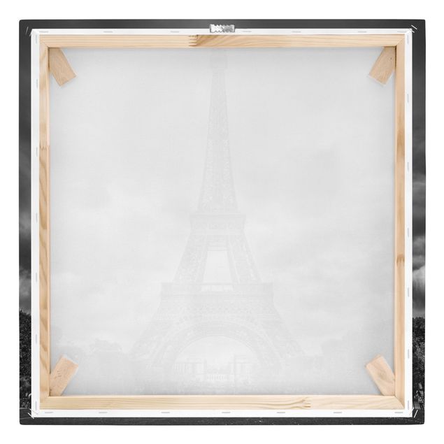 Bilder auf Leinwand Eiffelturm vor Wolken schwarz-weiß