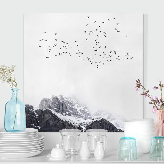 Wandbilder XXL Vogelschwarm vor Bergen Schwarz Weiß