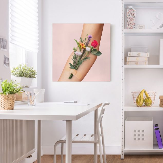 Kunstdrucke auf Leinwand Arm mit Blumen