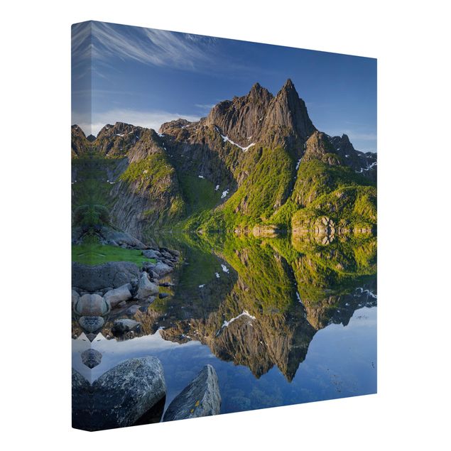 Leinwandbilder Skyline Berglandschaft mit Wasserspiegelung in Norwegen