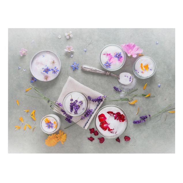 Leinwandbild - Essbare Blüten mit Lavendelzucker - Quadrat 1:1